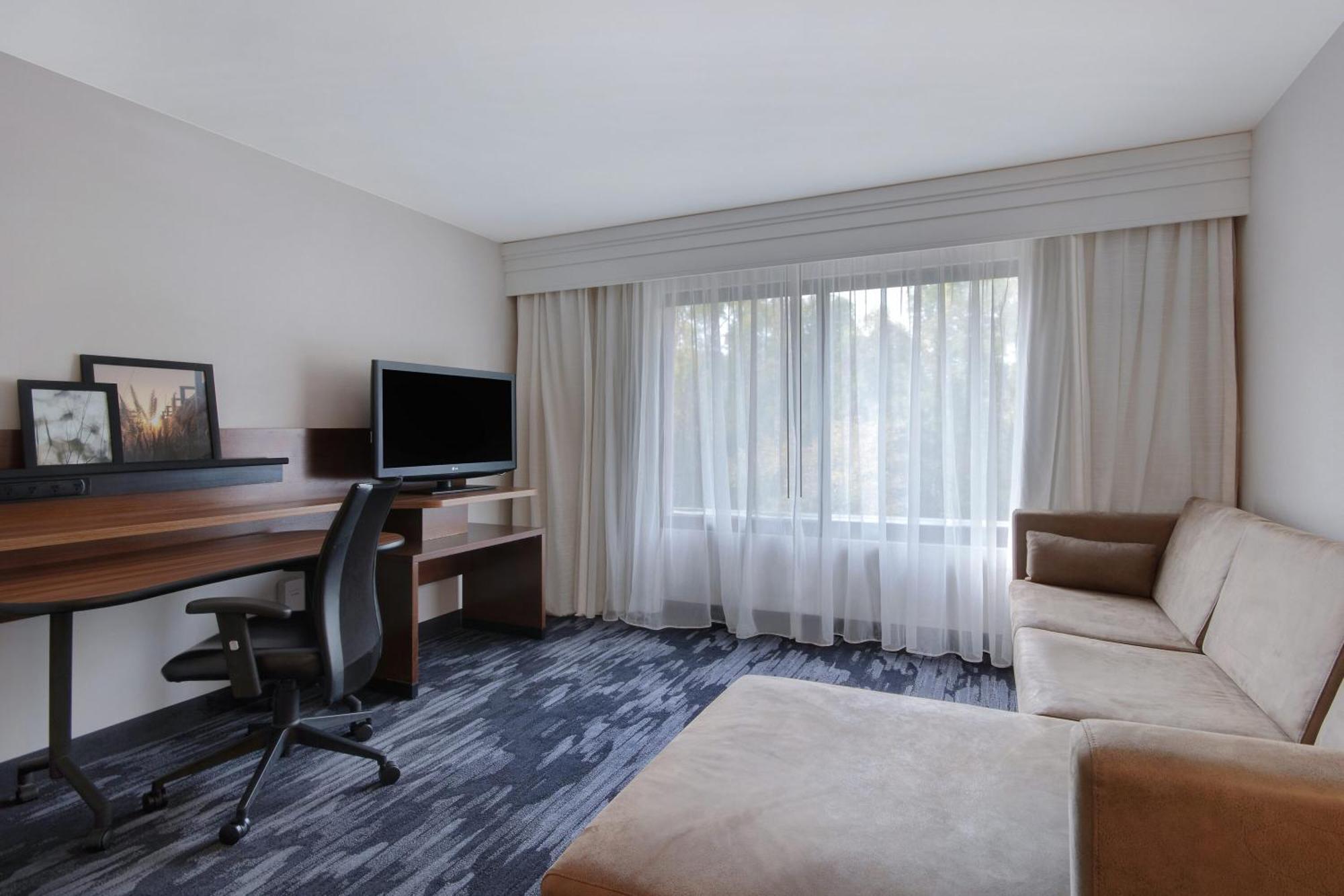 Fairfield Inn And Suites By Marriott Rochester West/Greece Exterior photo