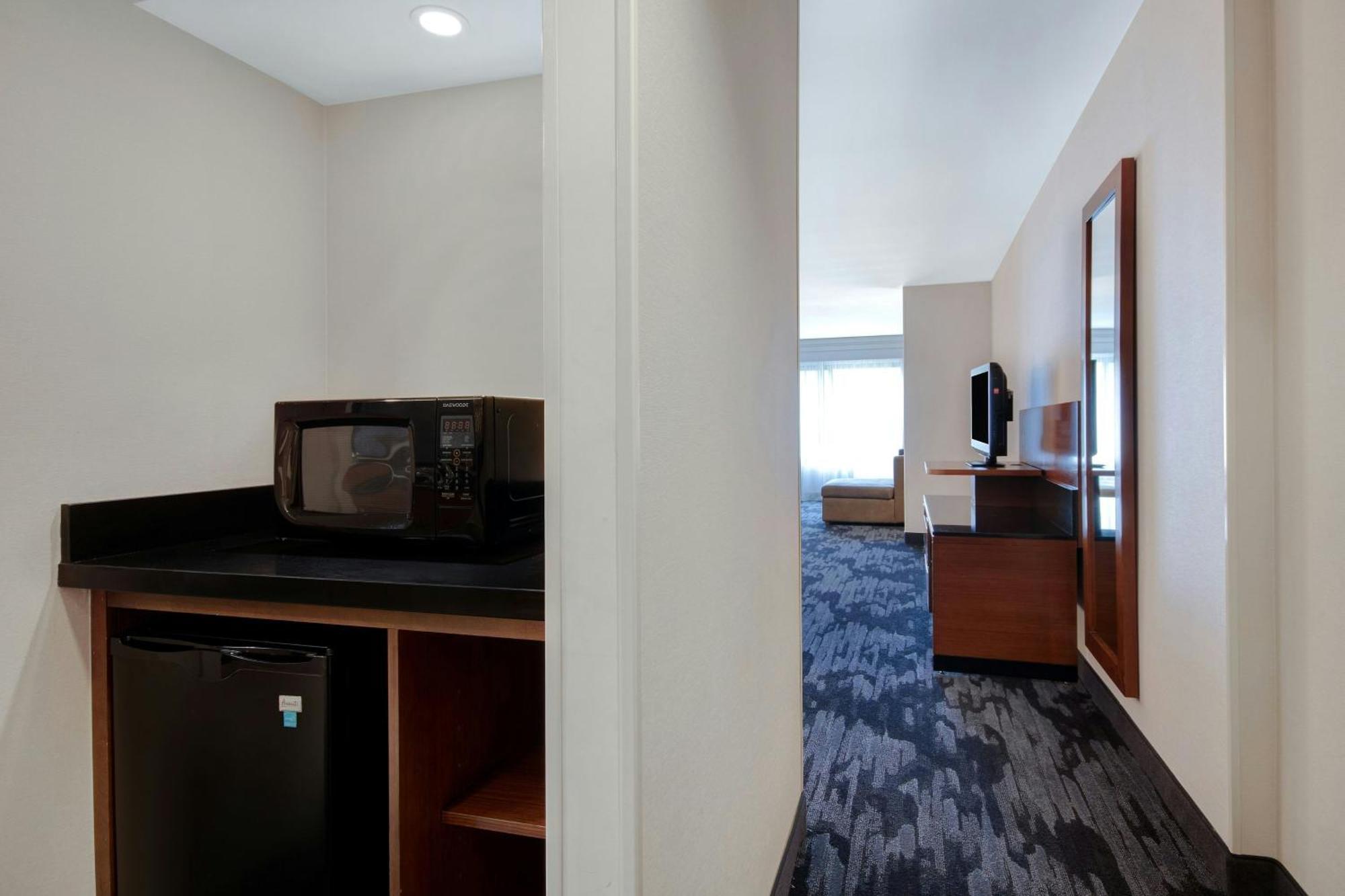 Fairfield Inn And Suites By Marriott Rochester West/Greece Exterior photo