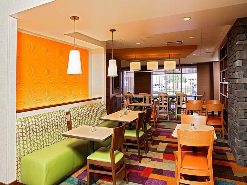 Fairfield Inn And Suites By Marriott Rochester West/Greece Exterior photo